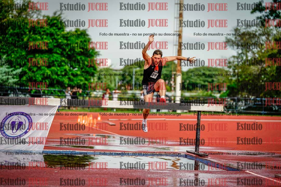 Fotos de los 3000 m con obstáculos de varones