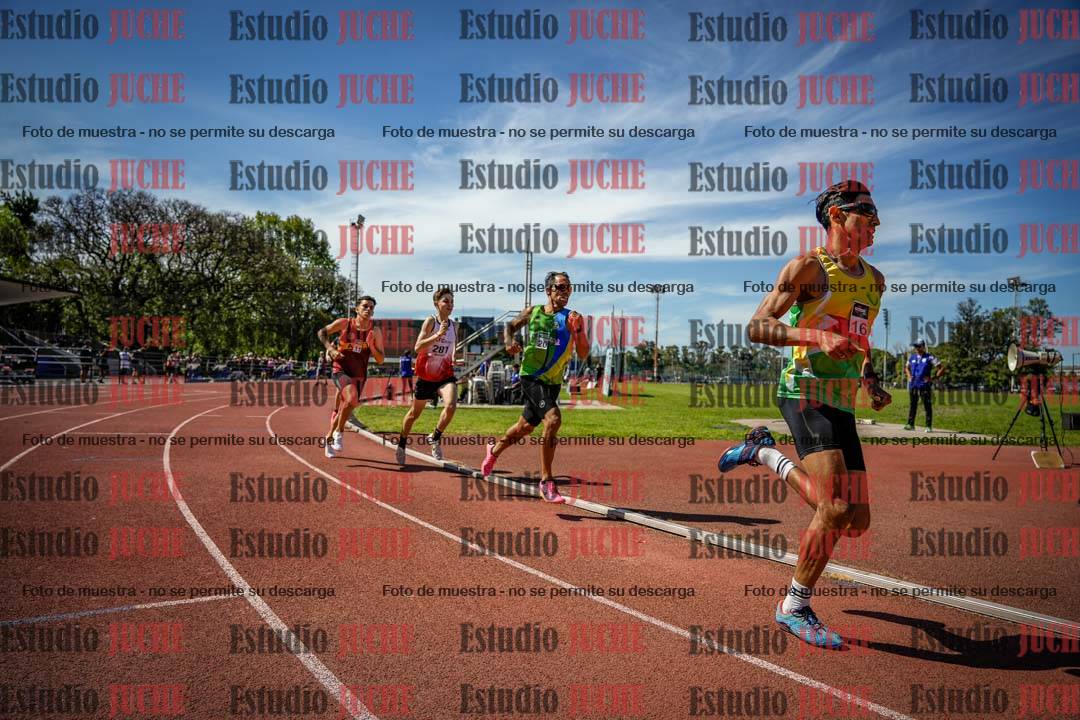 Fotos de los 800 m llanos de varones