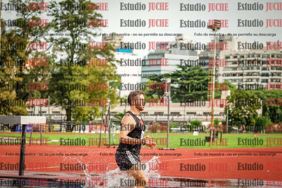 Fotos de los 3000 m con obstáculos de varones