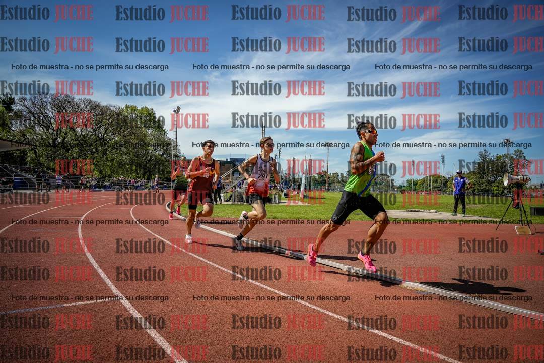 Fotos de los 800 m llanos de varones