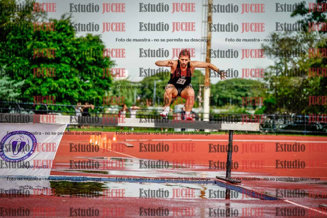 Fotos de los 3000 m con obstáculos de varones