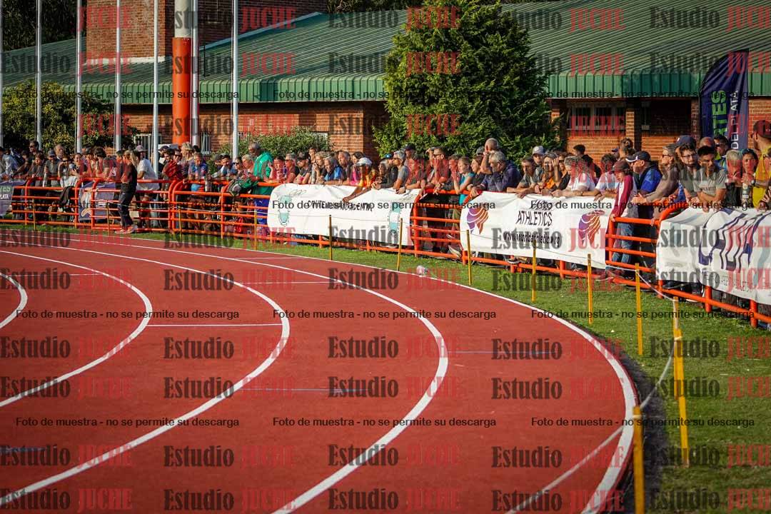 Fotos de algunos extras y podios del día 1