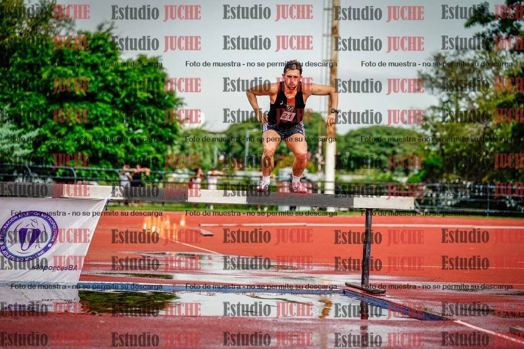 Fotos de los 3000 m con obstáculos de varones