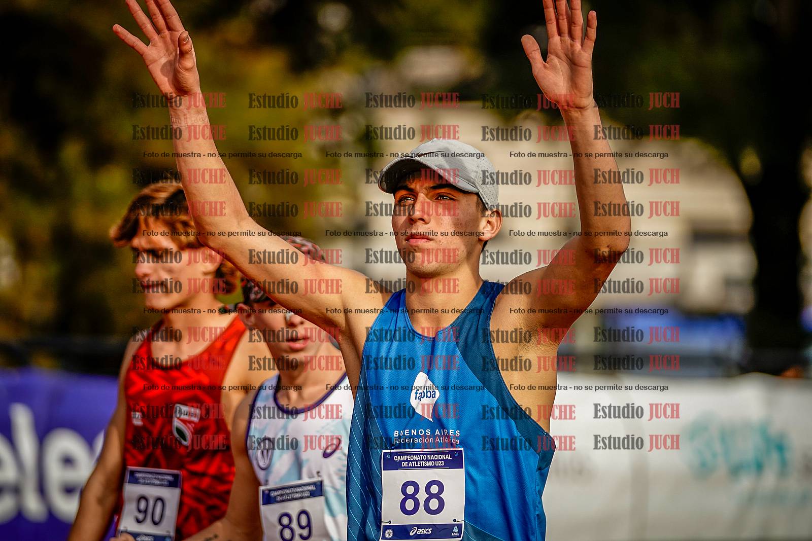 Fotos de los 3000 m con obstáculos de varones