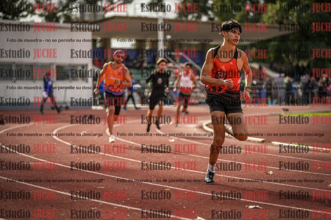 Fotos de los 400 m llanos de varones