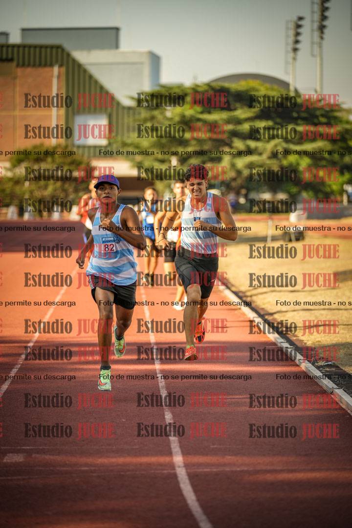 Fotos de los 800 m llanos de varones