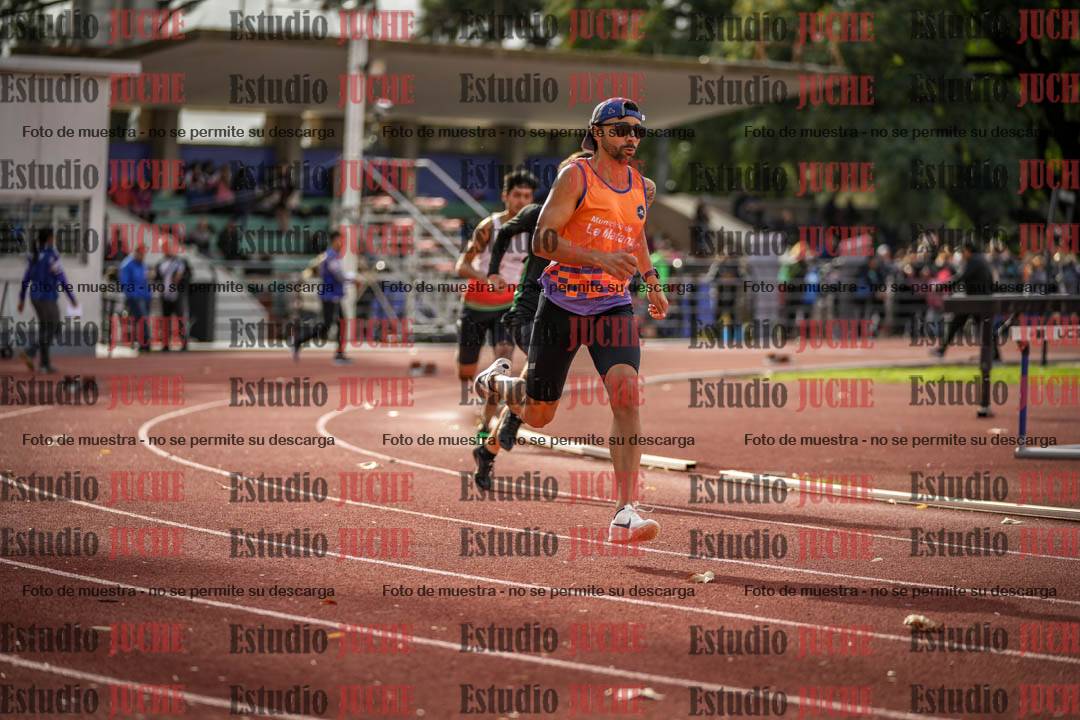 Fotos de los 400 m llanos de varones