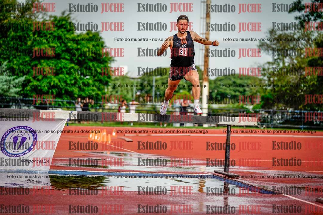 Fotos de los 3000 m con obstáculos de varones