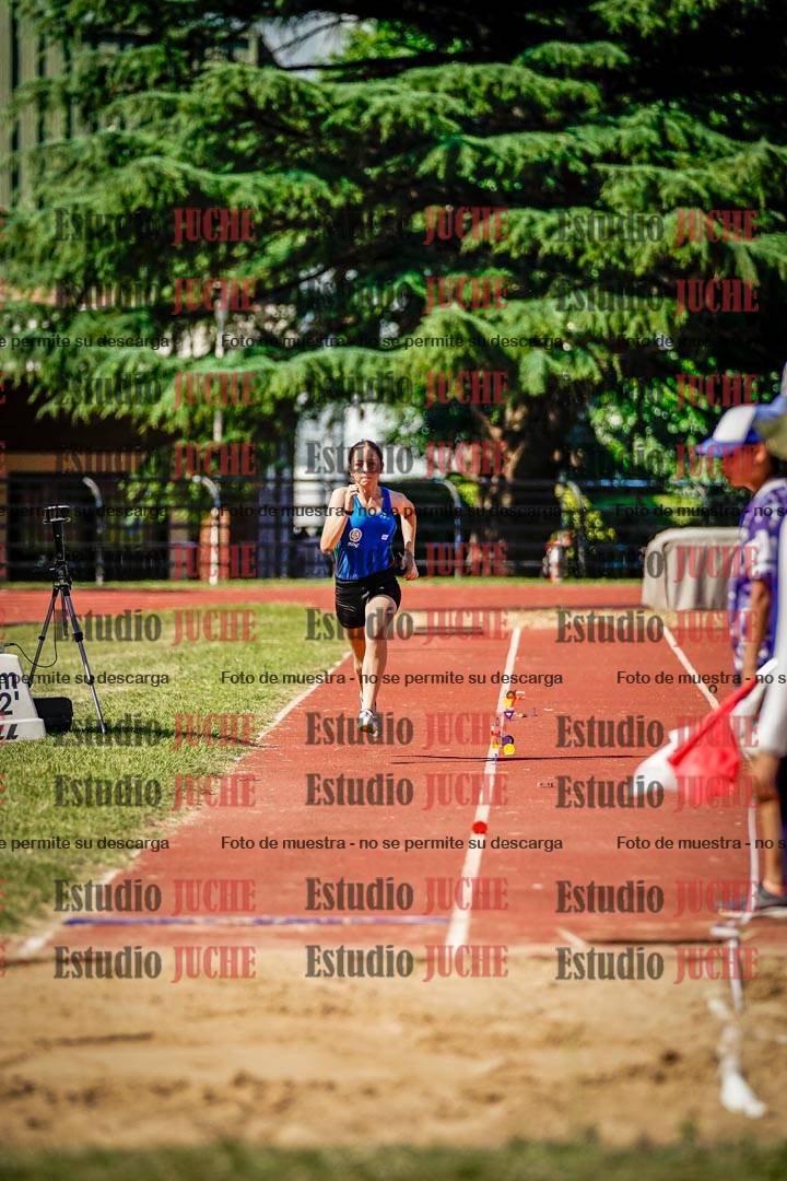 Fotos del salto en largo de mujeres