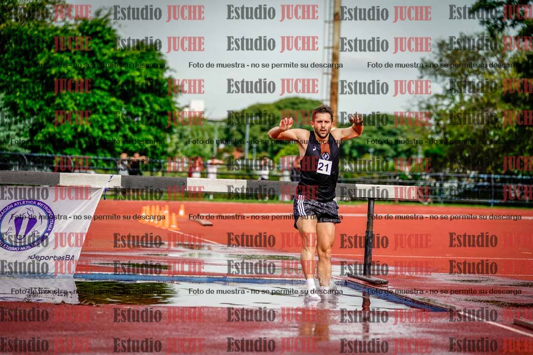 Fotos de los 3000 m con obstáculos de varones
