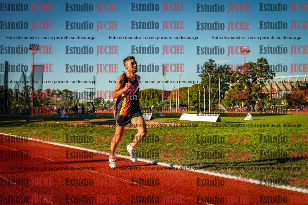 Fotos de los 3000 m llanos de varones