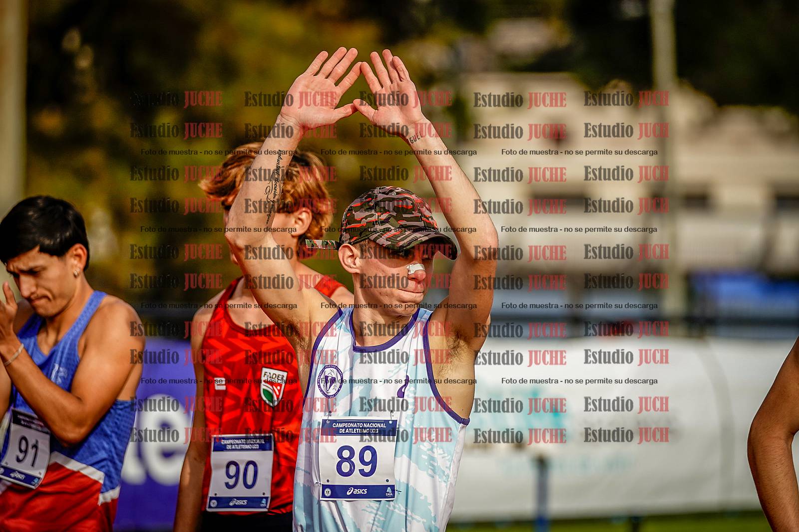 Fotos de los 3000 m con obstáculos de varones