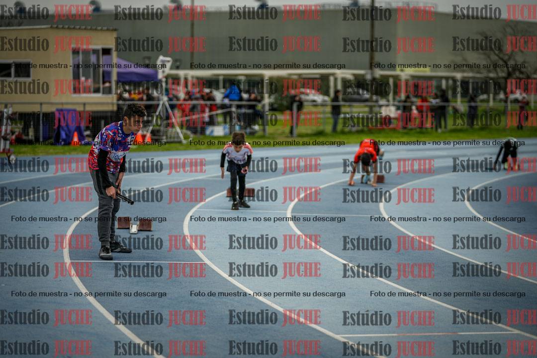 Fotos de las postas 5x80 m de varones - U14 - FINAL