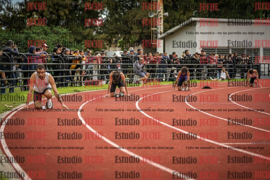 Fotos de los 400 m llanos de varones