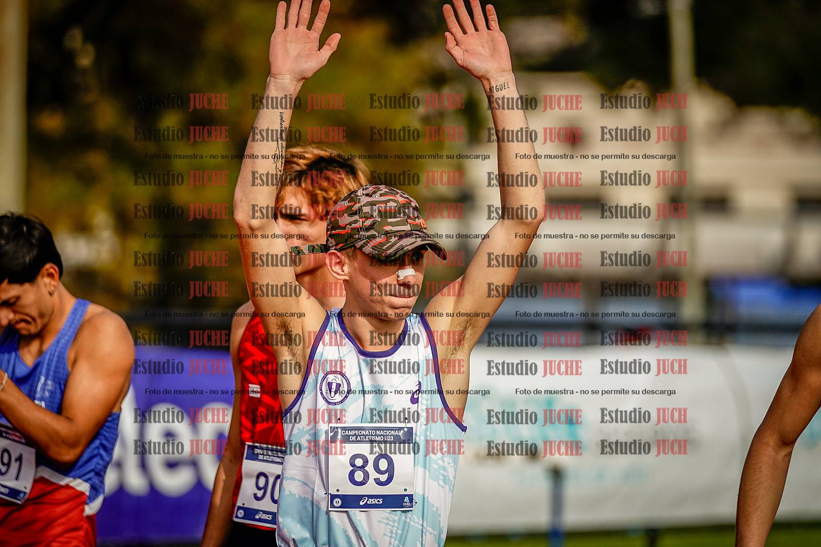 Fotos de los 3000 m con obstáculos de varones