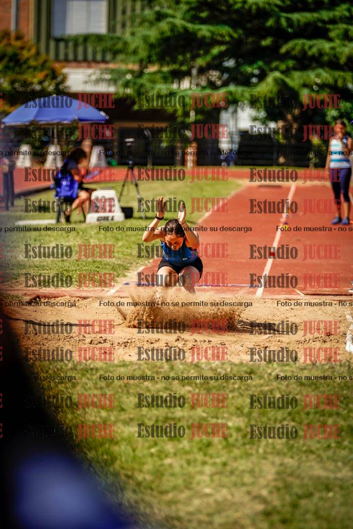 Fotos del salto en largo de mujeres