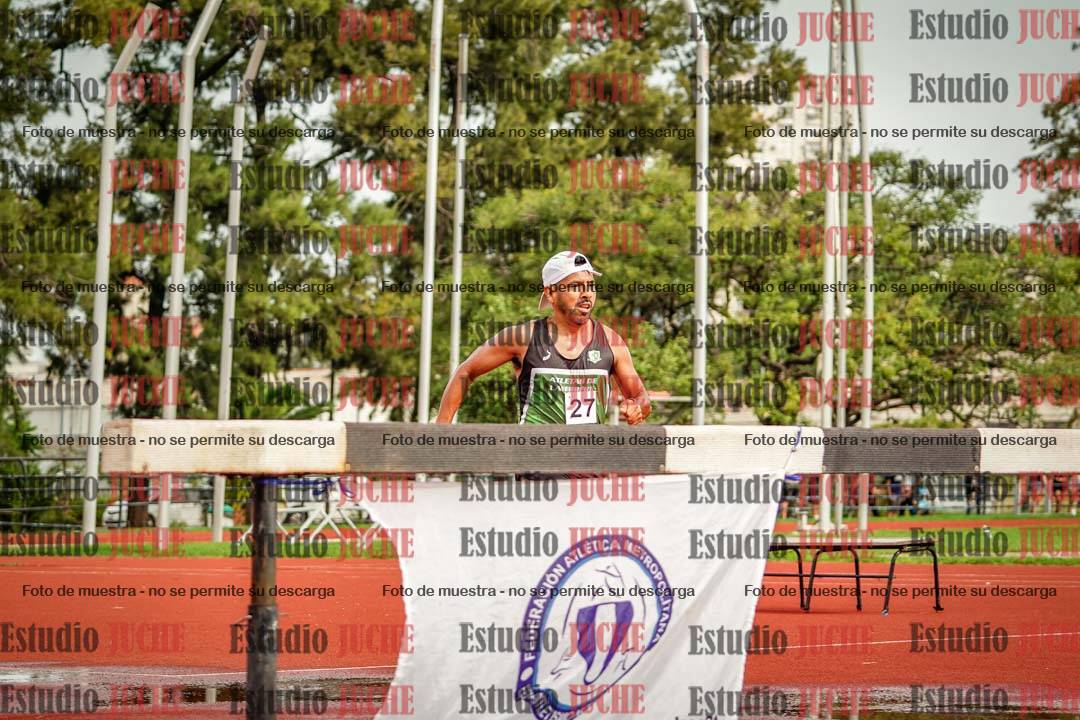 Fotos de los 3000 m con obstáculos de varones