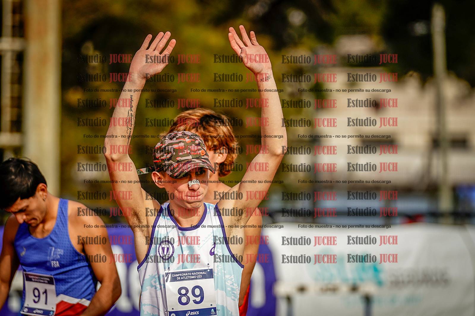 Fotos de los 3000 m con obstáculos de varones