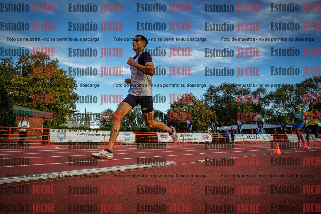 Fotos de los 1500 m llanos de varones - deca 10