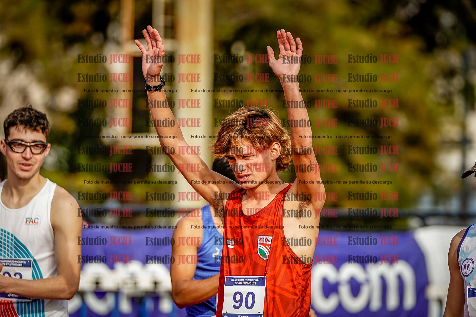 Fotos de los 3000 m con obstáculos de varones