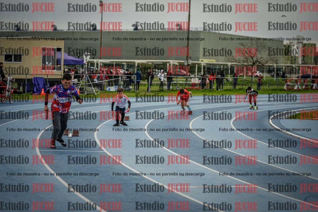 Fotos de las postas 5x80 m de varones - U14 - FINAL