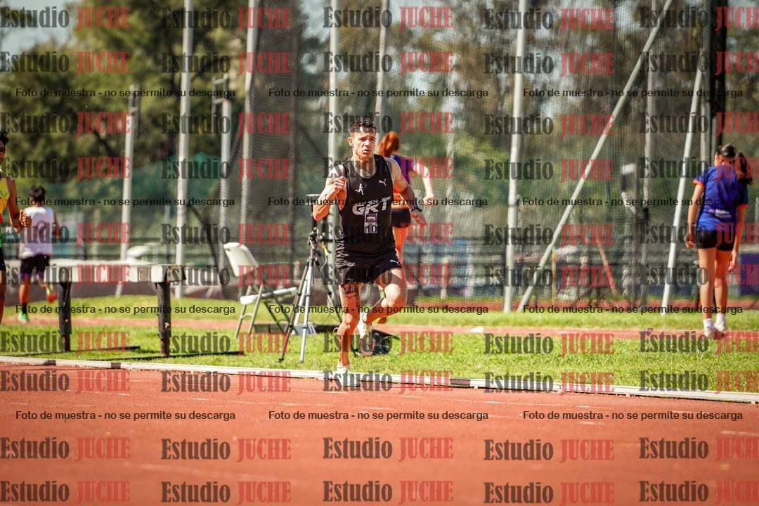 Fotos de los 800 m llanos de varones