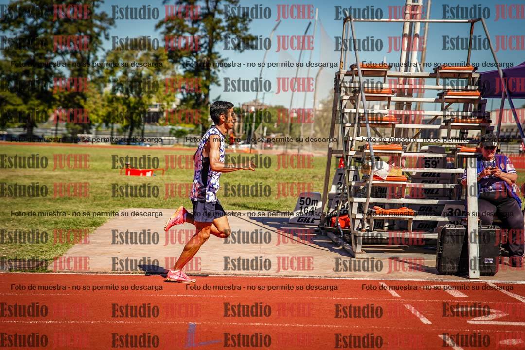 Fotos de los 800 m llanos de varones