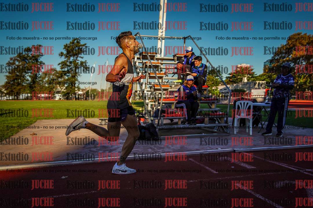 Fotos de los 3000 m llanos de varones