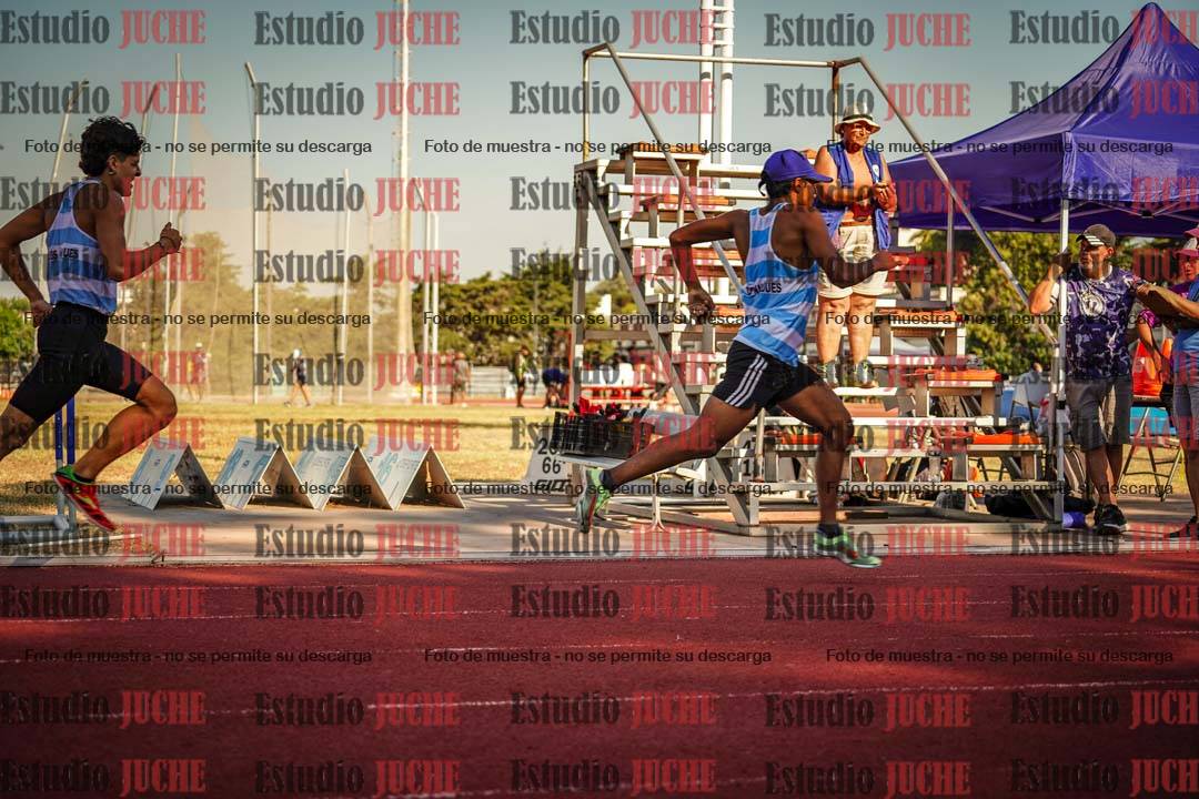 Fotos de los 800 m llanos de varones
