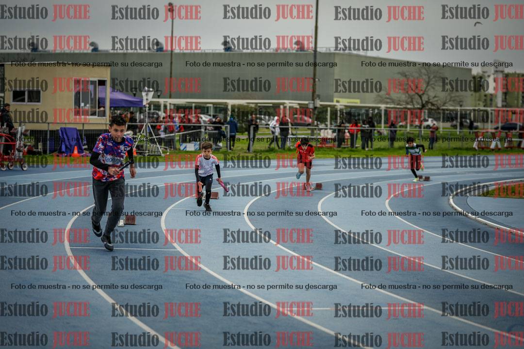 Fotos de las postas 5x80 m de varones - U14 - FINAL