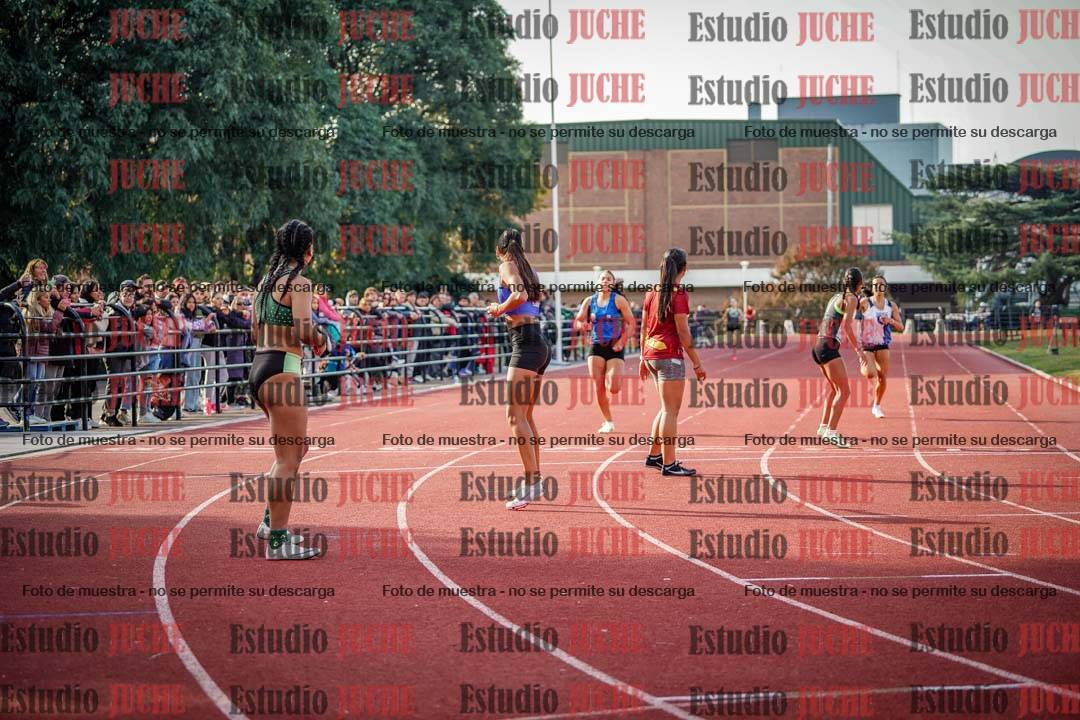 Fotos de las postas 4x400 m llanos de mujeres