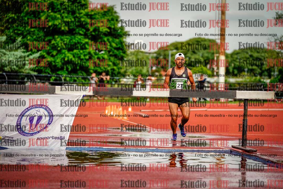 Fotos de los 3000 m con obstáculos de varones
