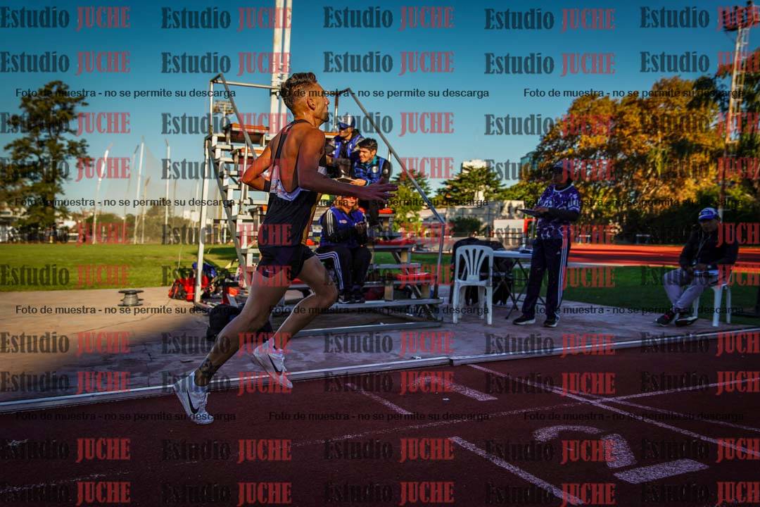 Fotos de los 3000 m llanos de varones
