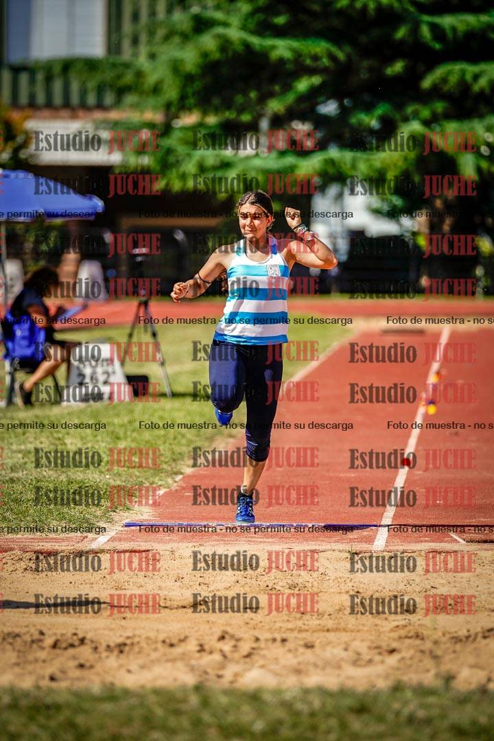 Fotos del salto en largo de mujeres
