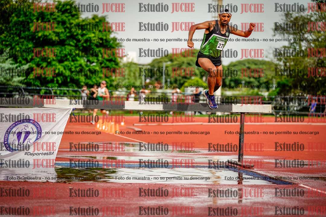 Fotos de los 3000 m con obstáculos de varones