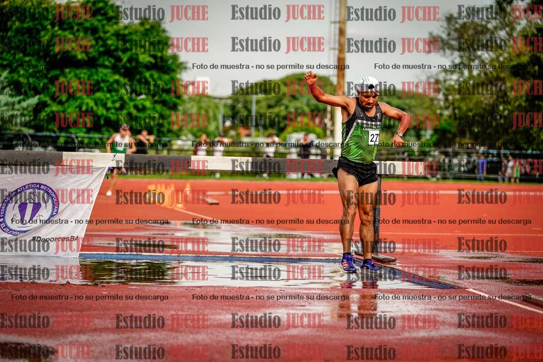 Fotos de los 3000 m con obstáculos de varones