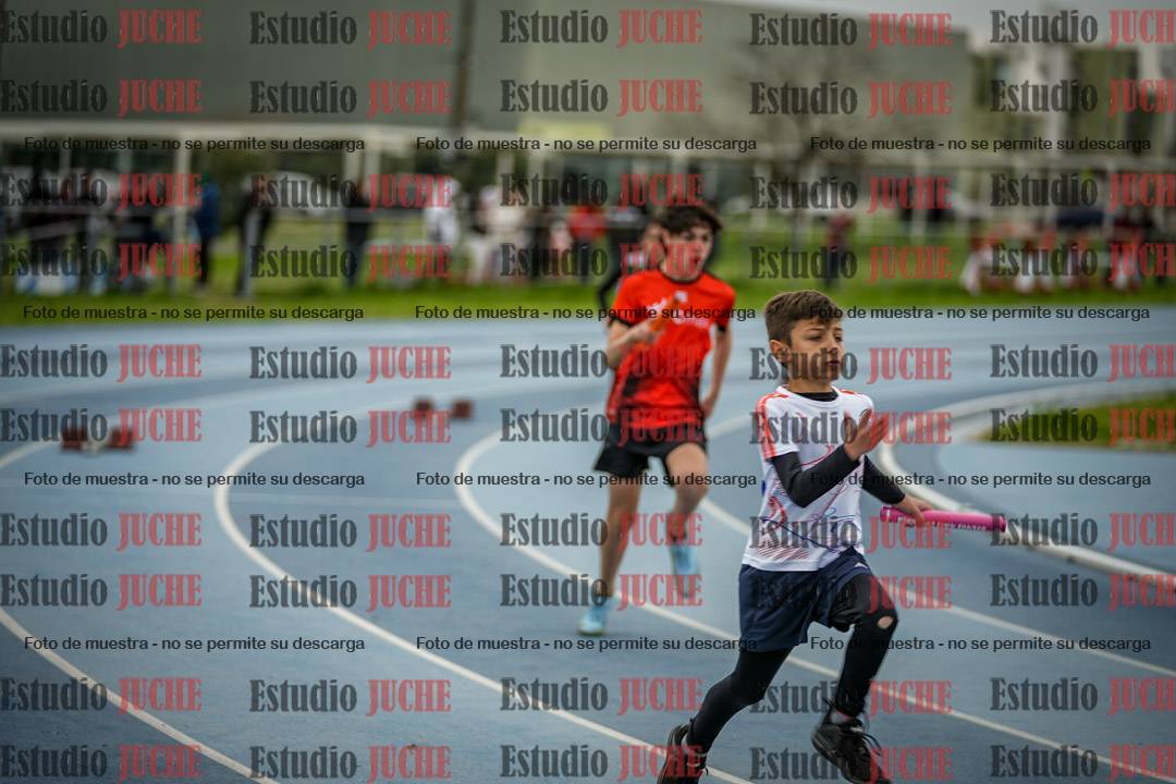 Fotos de las postas 5x80 m de varones - U14 - FINAL