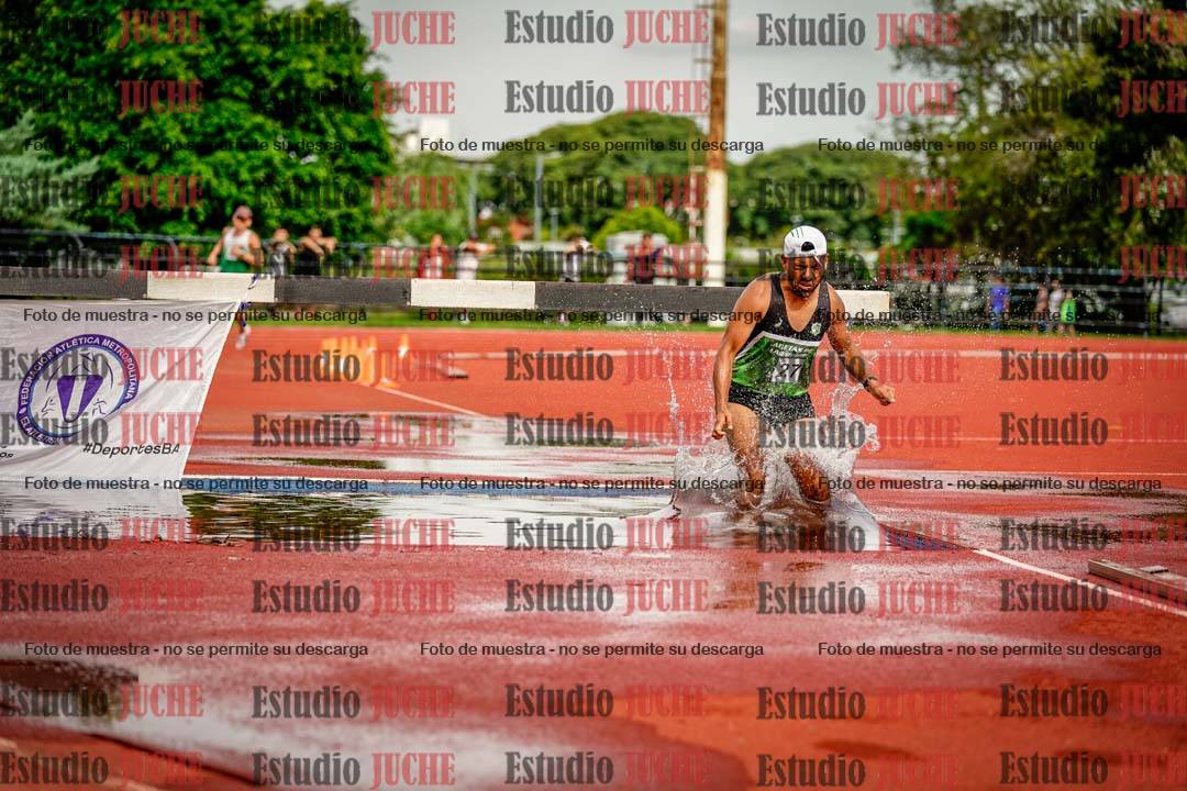 Fotos de los 3000 m con obstáculos de varones