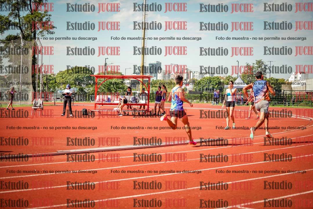 Fotos de los 800 m llanos de varones