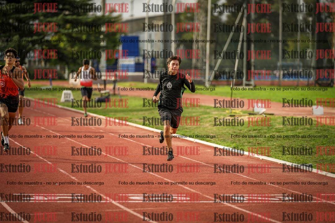 Fotos de los 400 m llanos de varones