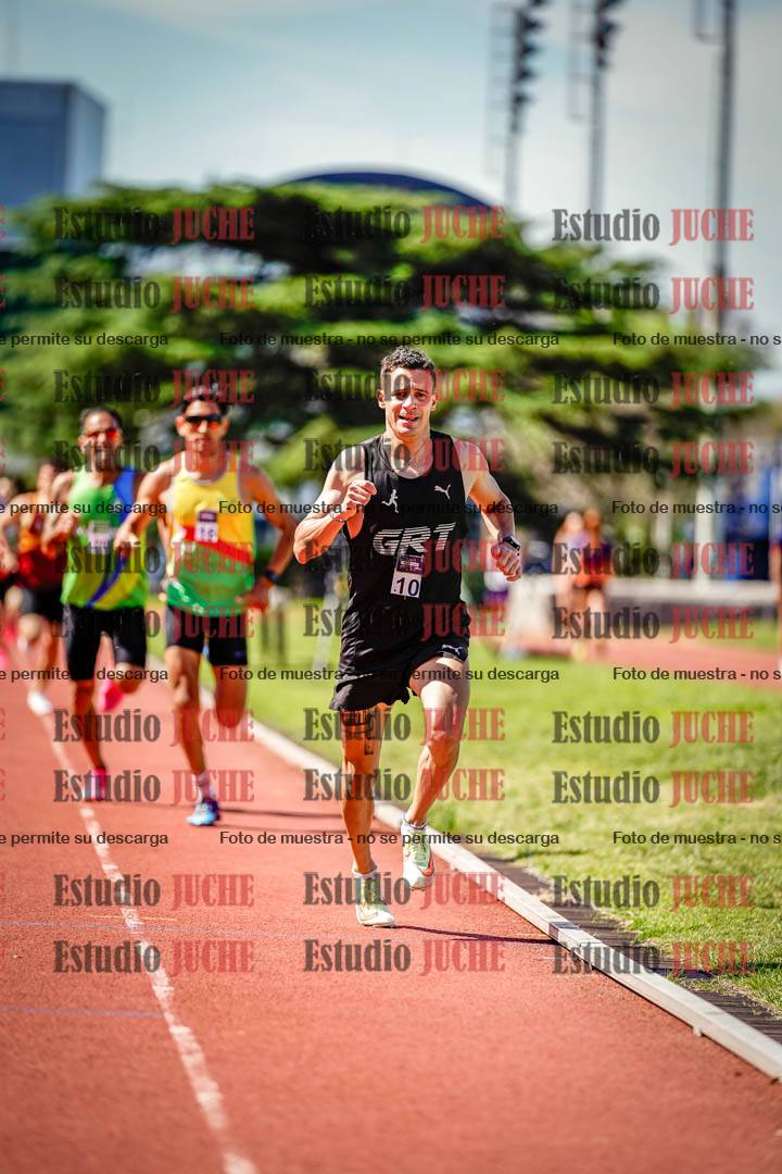 Fotos de los 800 m llanos de varones
