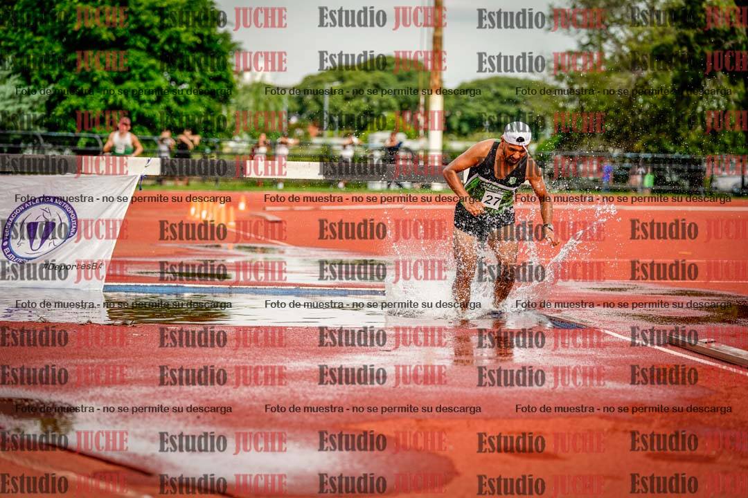 Fotos de los 3000 m con obstáculos de varones