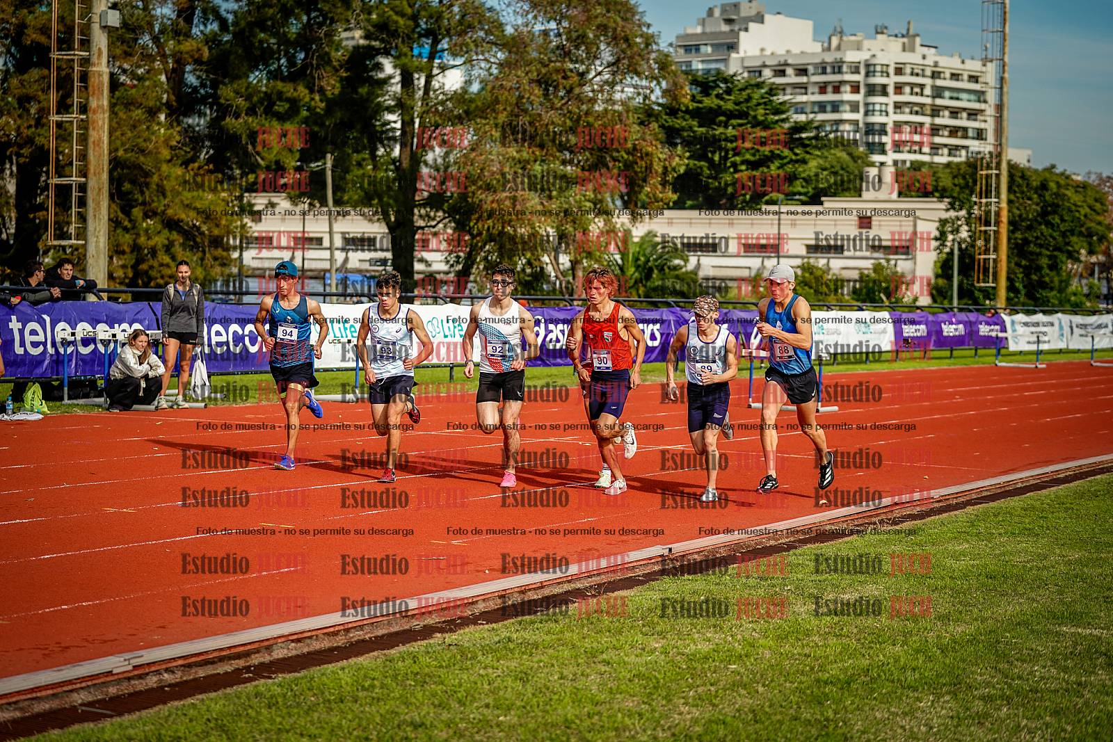Fotos de los 3000 m con obstáculos de varones