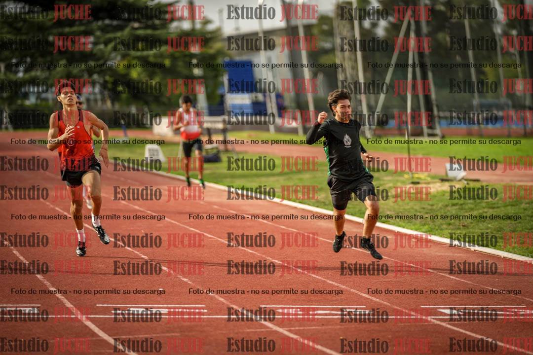 Fotos de los 400 m llanos de varones