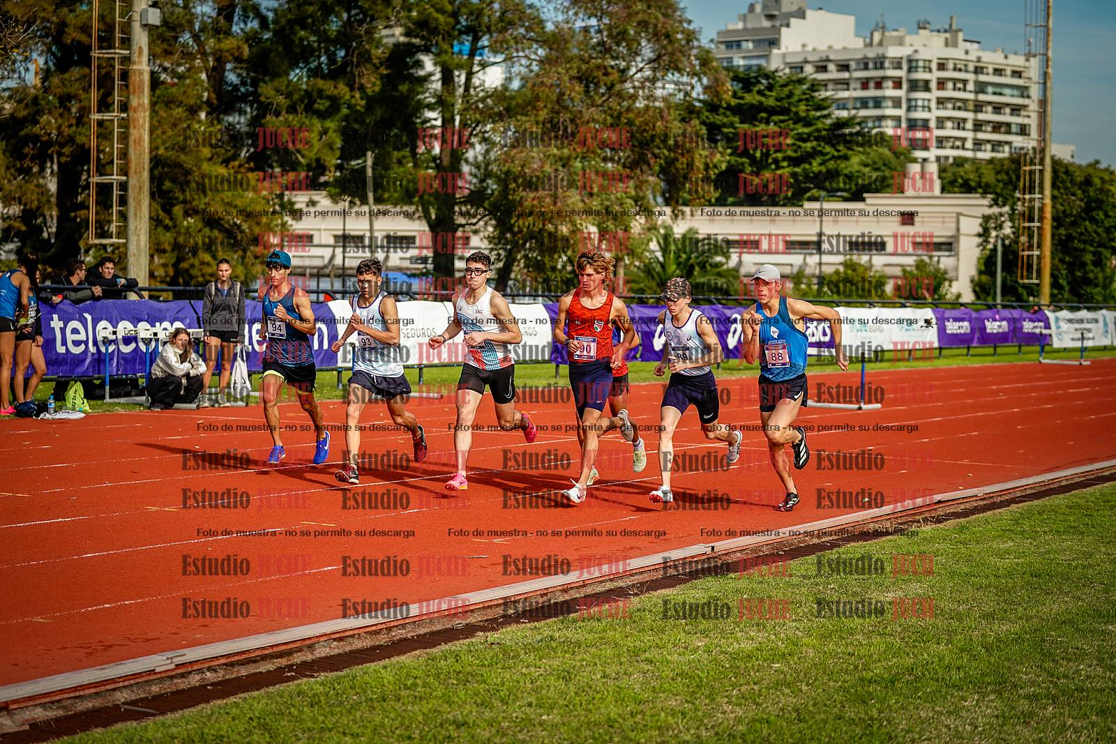 Fotos de los 3000 m con obstáculos de varones