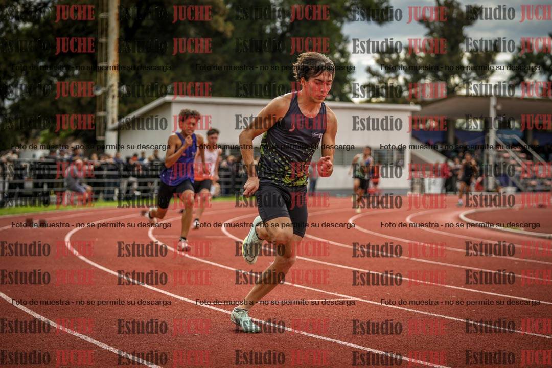 Fotos de los 400 m llanos de varones