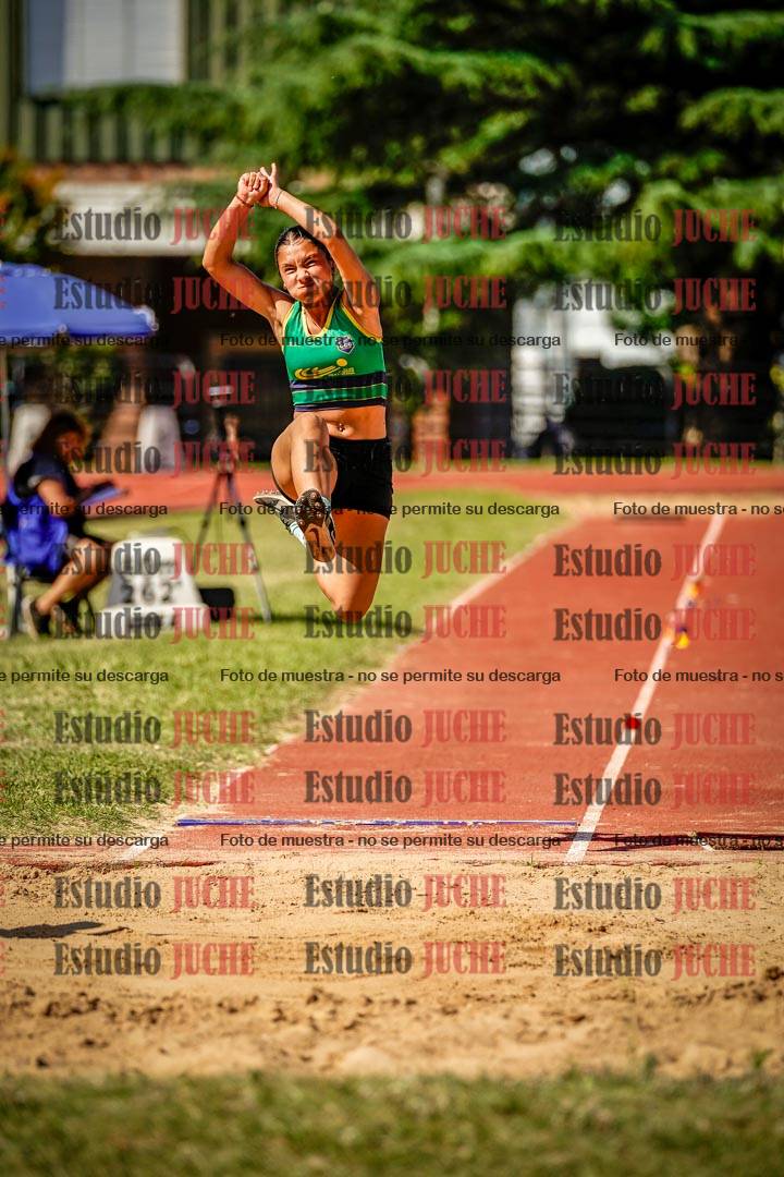 Fotos del salto en largo de mujeres