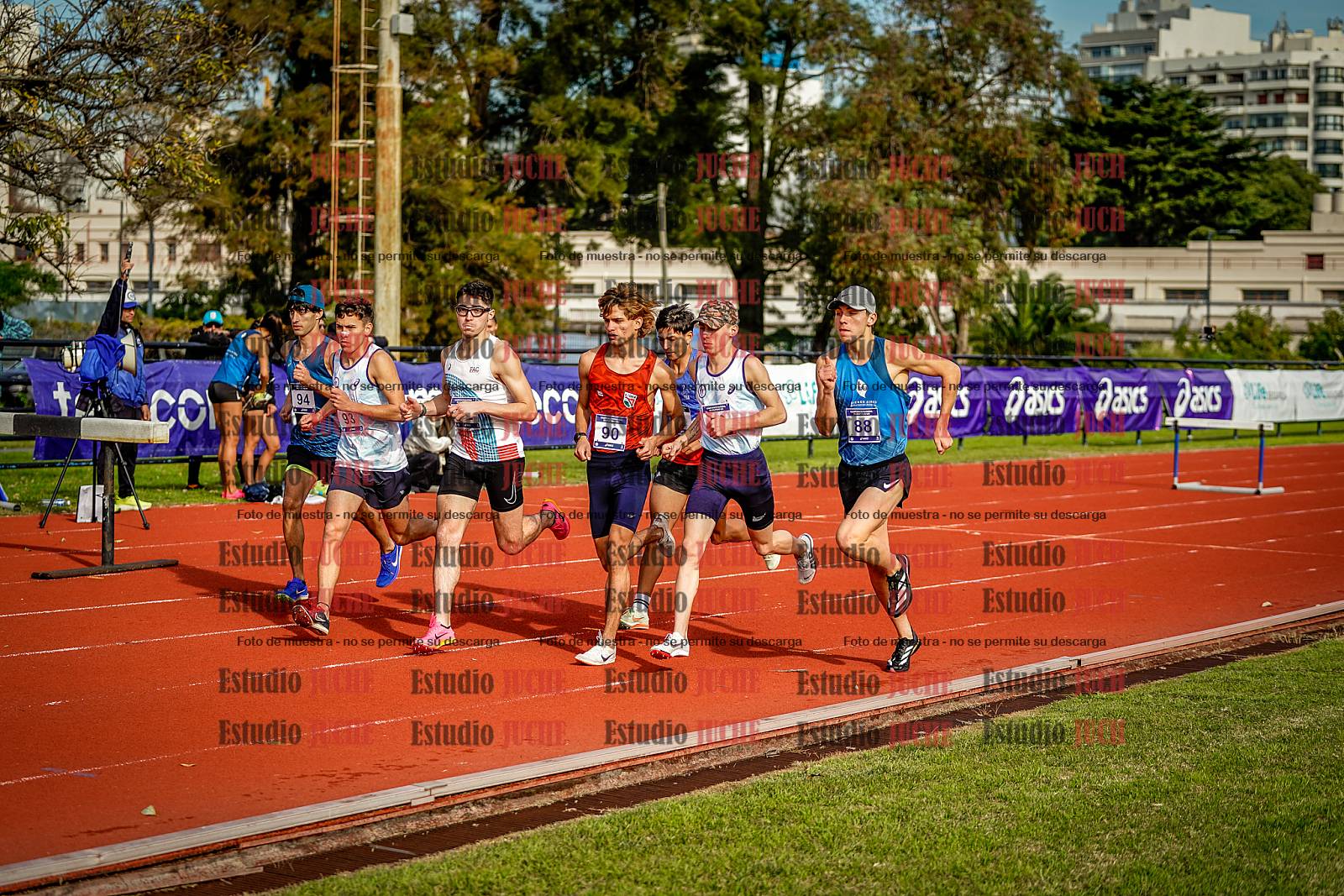 Fotos de los 3000 m con obstáculos de varones