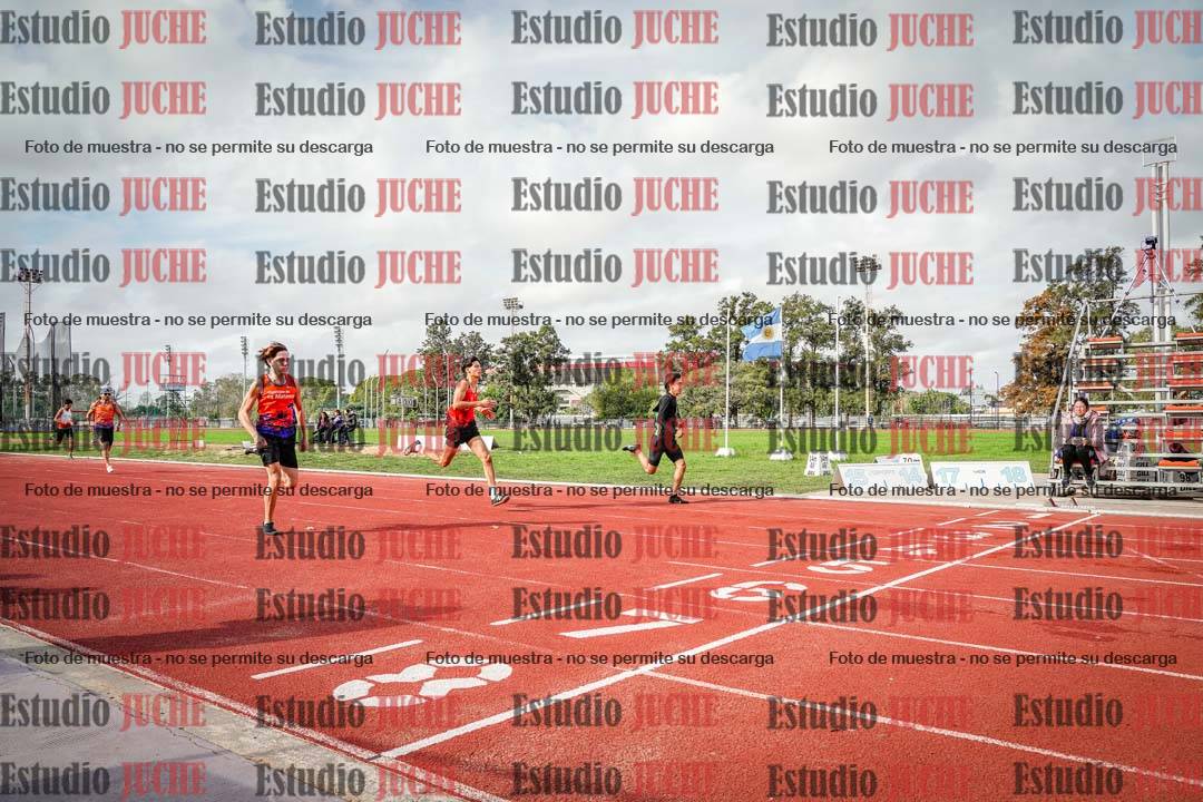 Fotos de los 400 m llanos de varones