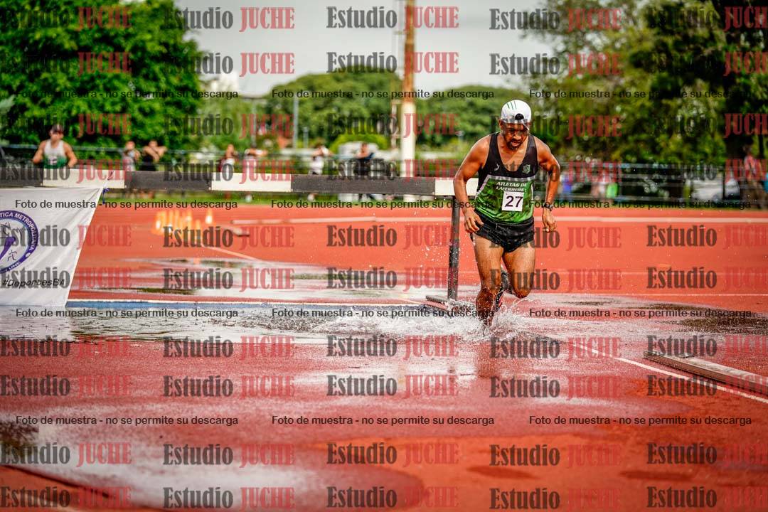 Fotos de los 3000 m con obstáculos de varones
